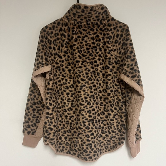 Abercrombie and Fitch Sherpa pullover size medium - Picture 2 of 2